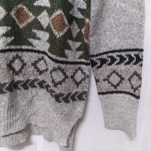 Venus Geometric Print Turtleneck Sweater Gray Small - Picture 3 of 11